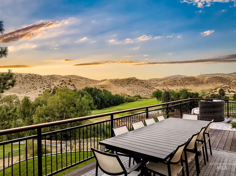 812 E Hearthstone Dr, Boise, ID 83702 - #3