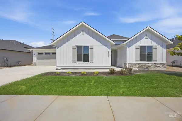 1015 E Crab Springs St, Nampa, ID 83686