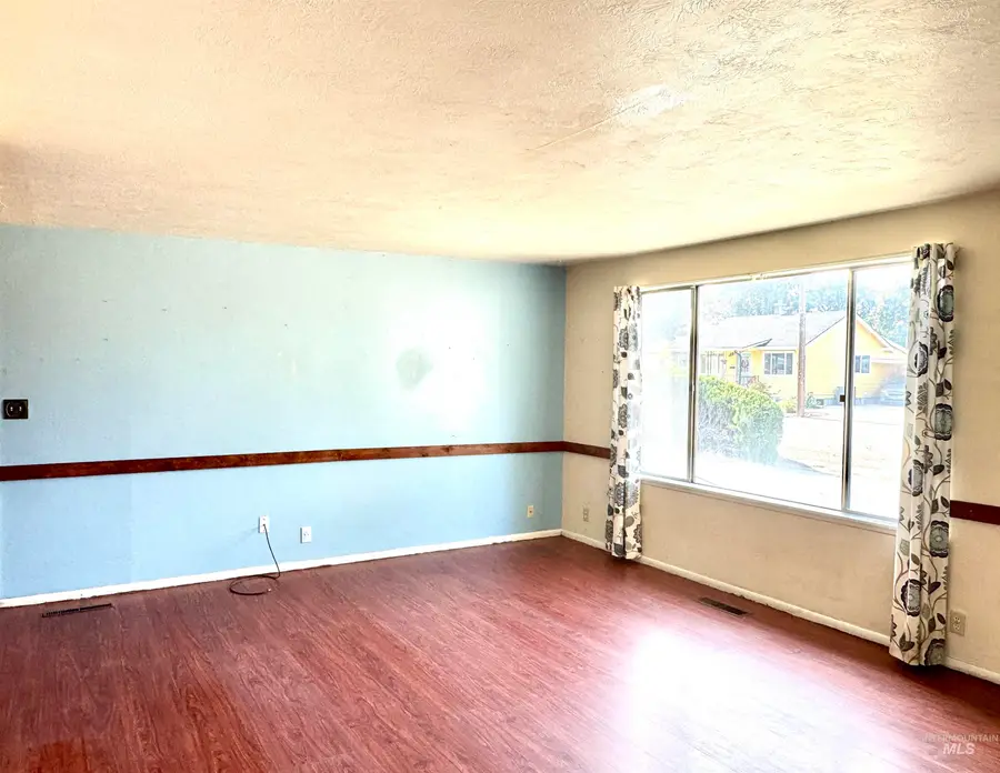 1512 10th St S, Nampa, ID 83651 - #3