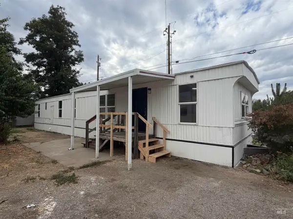 3948 N Adams St #16, Garden City, ID 83714