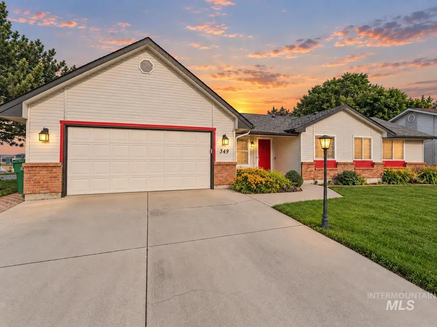 349 S Lodestone Ave, Meridian, ID 83642 - #3