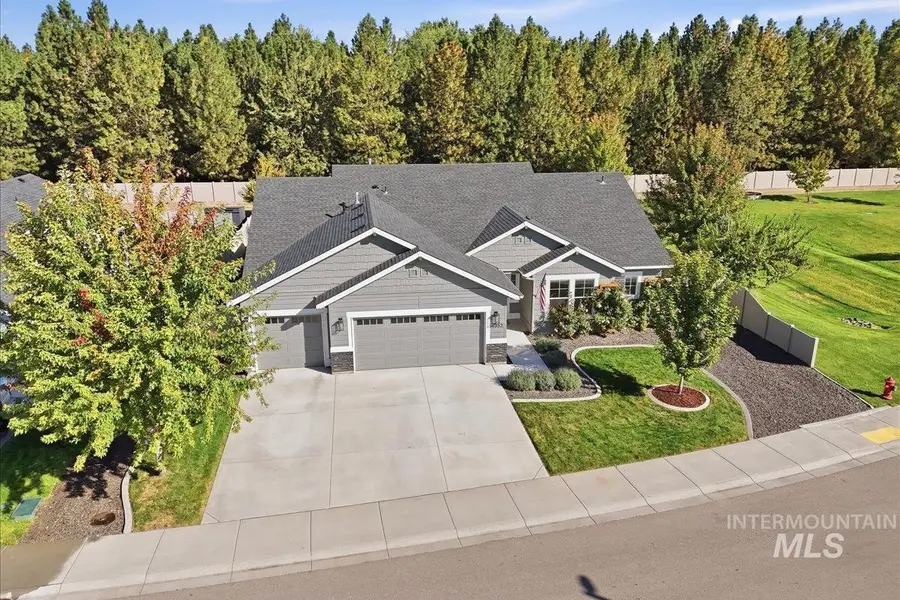 4932 W Vanderbilt Dr, Meridian, ID 83646 - #2