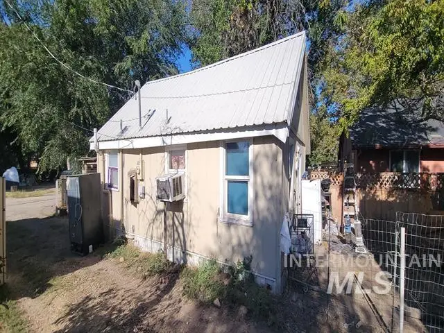 704 E Grove Ave, Parma, ID 83660 - #3