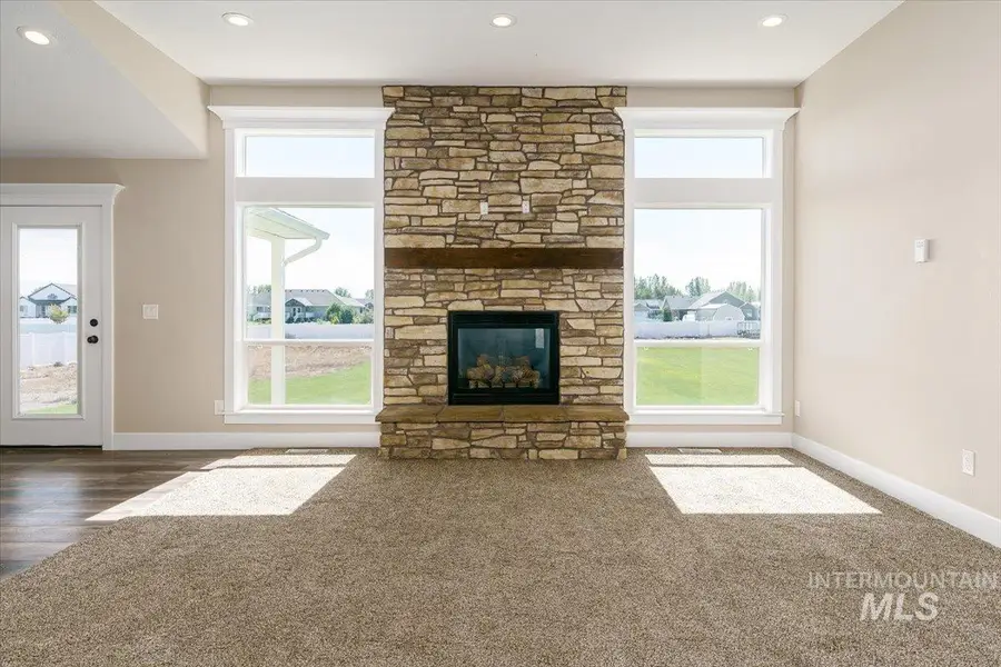 587 W 30 S, Blackfoot, ID 83221 - #3