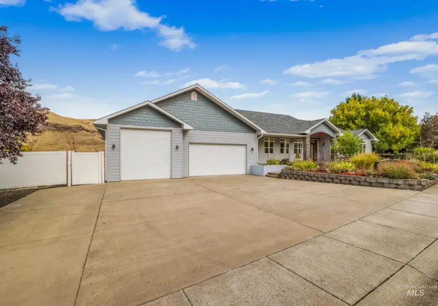 47 Riverpointe Dr, Asotin, WA 99402 - #2