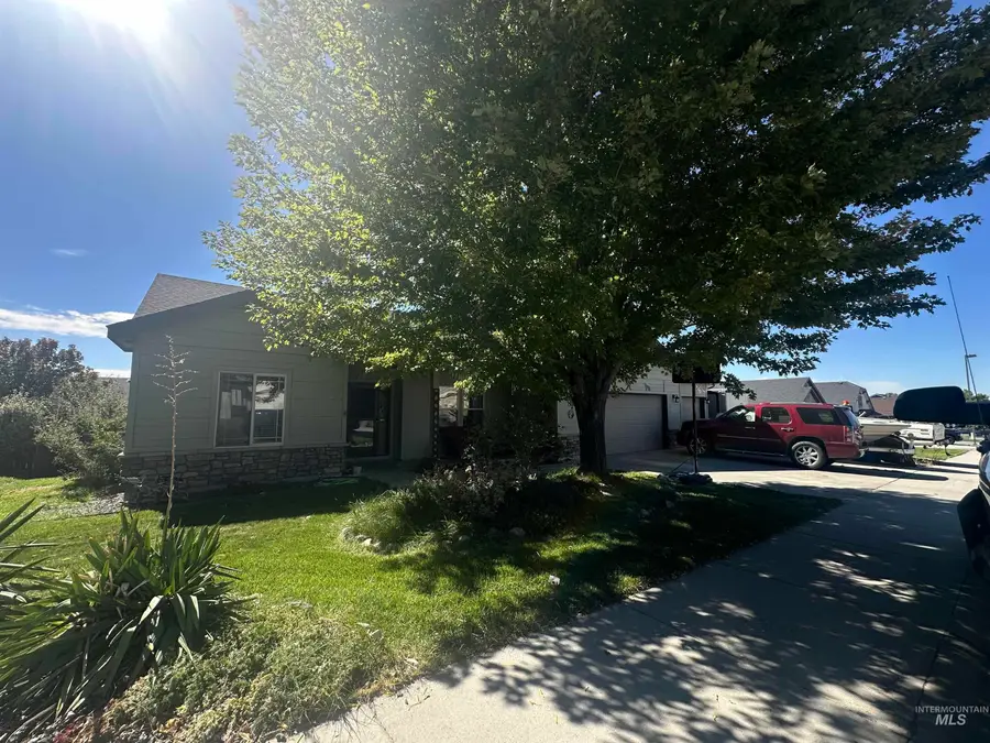 1581 NE Bedrock St, Mountain Home, ID 83647 - #2