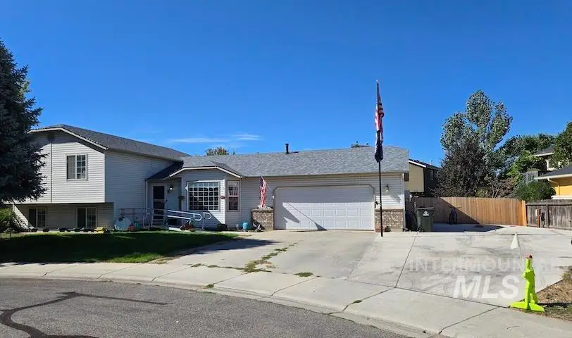 667 E Grouse Ct, Meridian, ID 83646 - #1