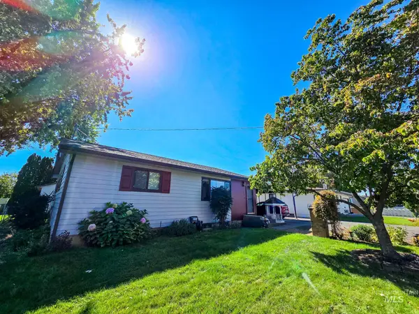 624 Airway Ave, Lewiston, ID 83501