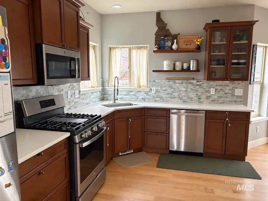 4811 S Silverhills Ave, Boise, ID 83709 - #2
