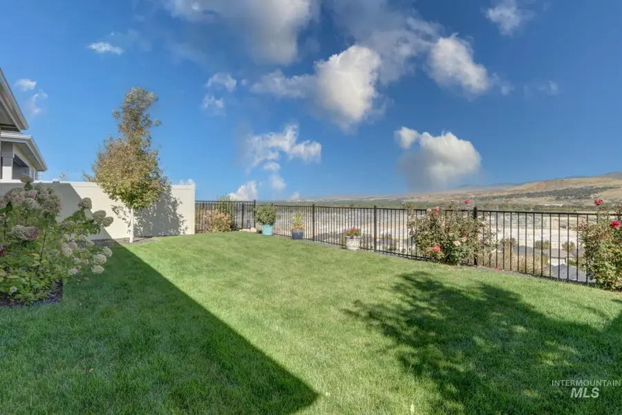 2214 E Danzee Dr, Boise, ID 83716 - #2