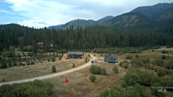 62 Wapiti Ct, Garden Valley, ID 83622