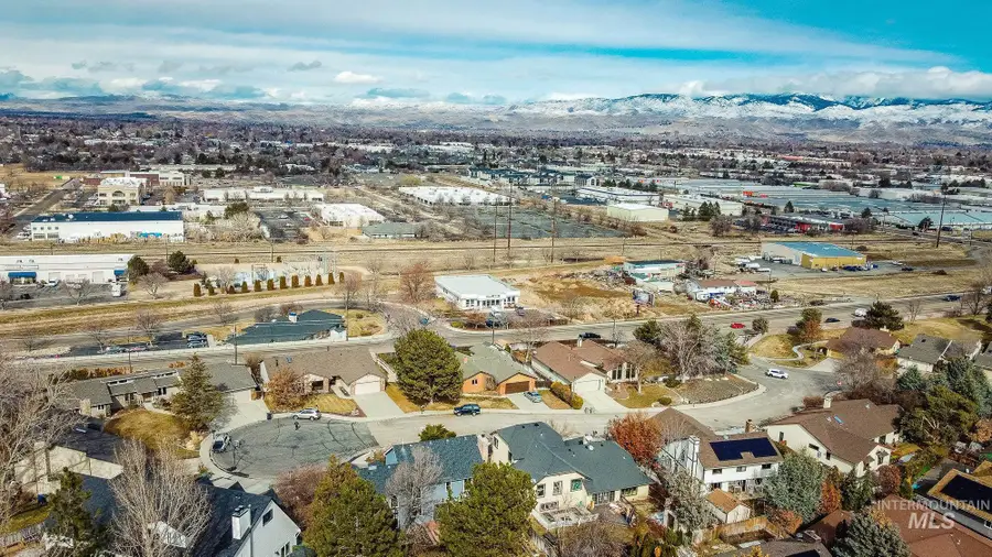 9401 W Stonehill Ct, Boise, ID 83709 - #2