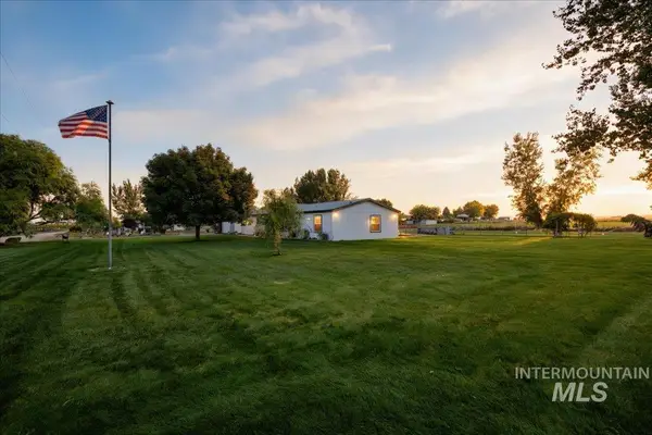 32400 Nichol Lane, Parma, ID 83660