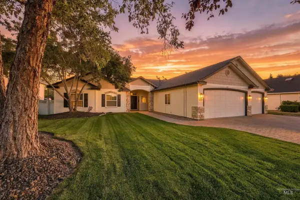 5293 N Schubert Ave, Meridian, ID 83646