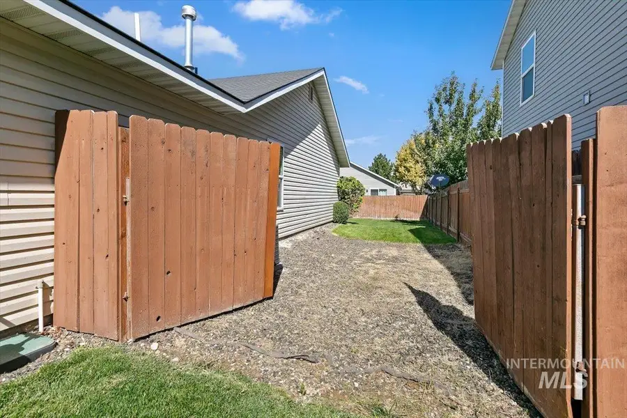 9746 W Bigwood Dr, Boise, ID 83709 - #3