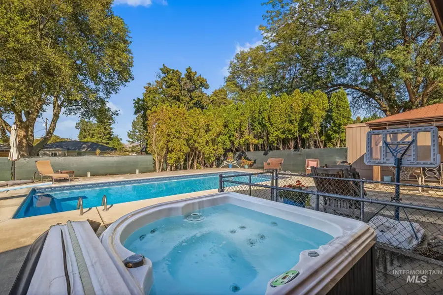 421 Park Drive, Lewiston, ID 83501 - #2