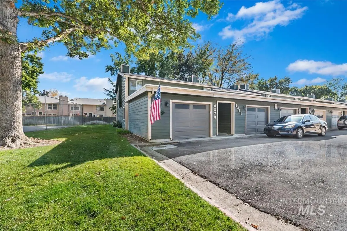 6879 W Maxwell Ln, Boise, ID 83704 - #1