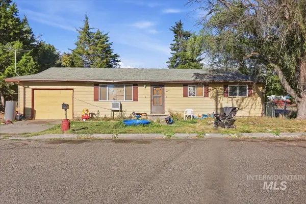 695 NW 4th St, Ontario, OR 97914