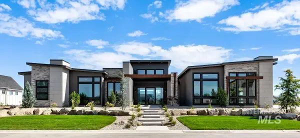 527 Midpoint Ave, Middleton, ID 83644