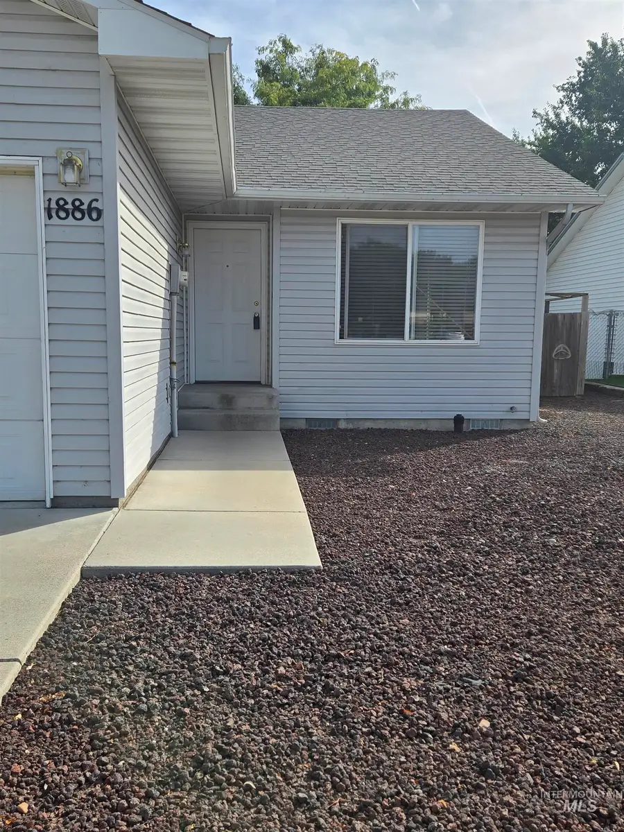 1886 W Idaho Ave, Ontario, OR 97914 - #2