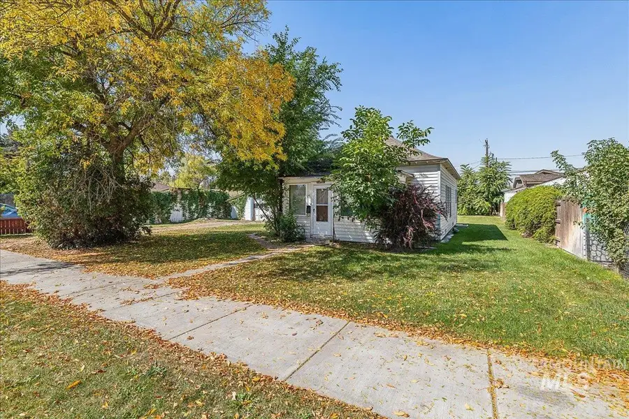 1215 13th Ave S, Nampa, ID 83651 - #2