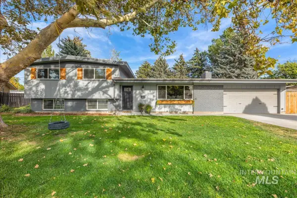 7210 W Alderbrook Dr, Boise, ID 83709