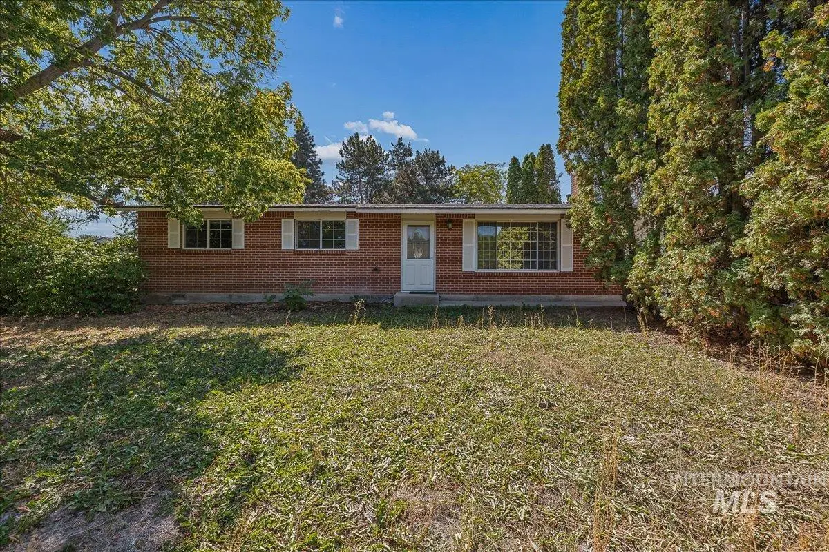 2530 S Cloverdale Rd, Boise, ID 83709 - #1