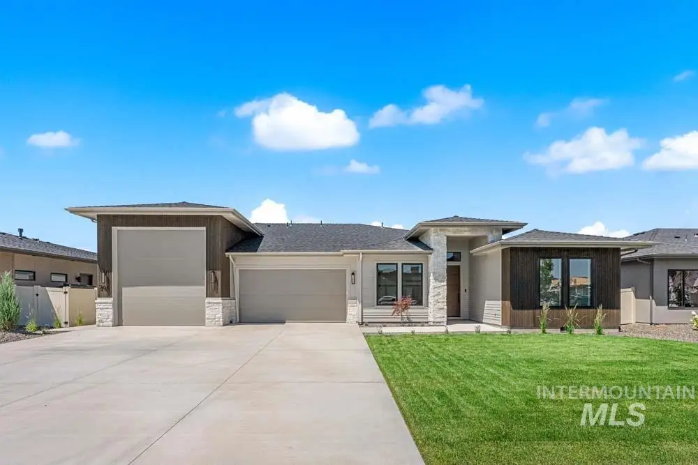 627 N Creekwater Ave, Eagle, ID 83616 - #1