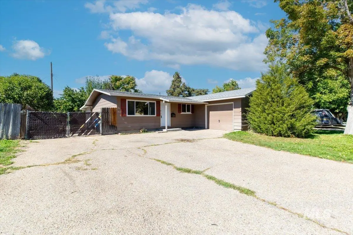 45 S Westwood St, Nampa, ID 83651 - #1