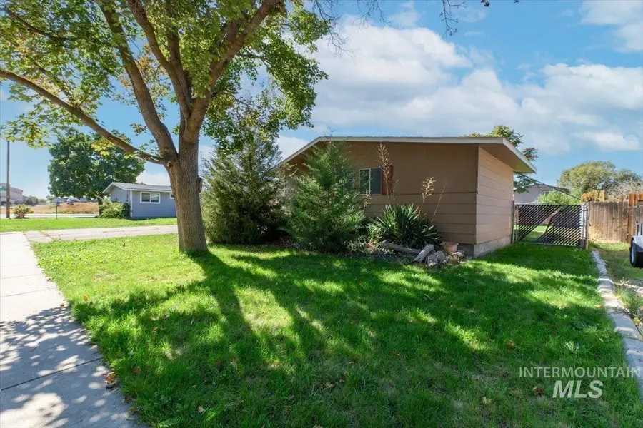 45 S Westwood St, Nampa, ID 83651 - #2