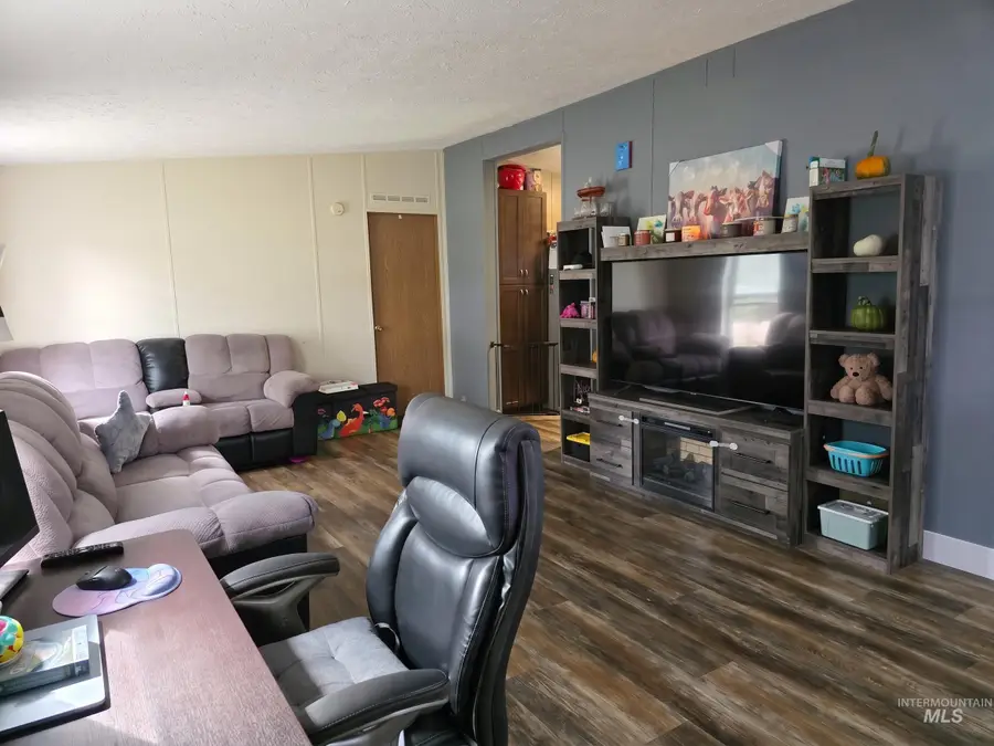 13821 Gary Ln, Caldwell, ID 83607 - #2