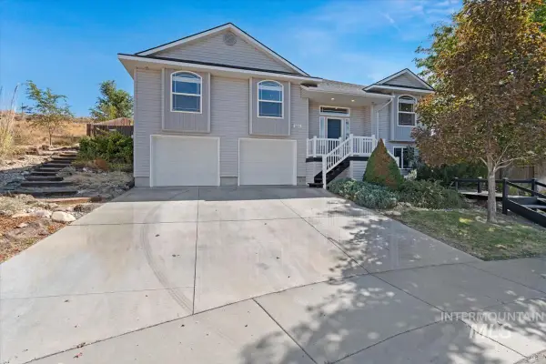 2840 NE Haskett Pl, Mountain Home, ID 83647