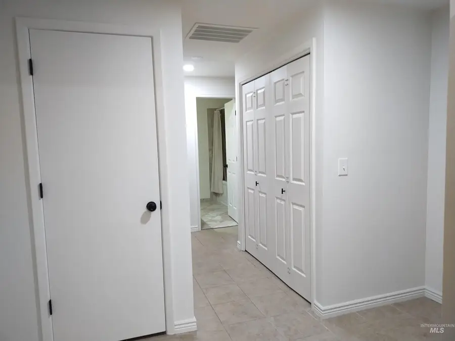2594 SW 2nd Ave, Ontario, OR 97914 - #2