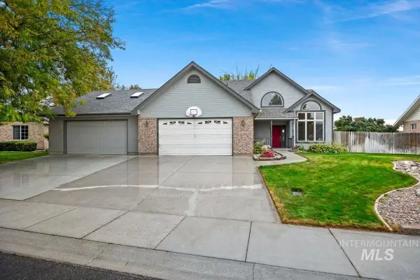 2298 Hillcrest Dr, Twin Falls, ID 83301