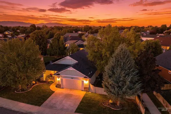 2397 W Fieldstream Dr, Meridian, ID 83646