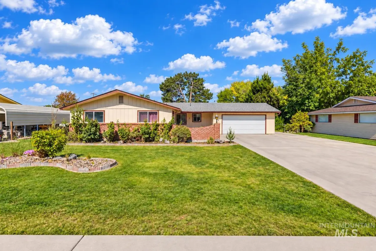 520 W Dakota Ave, Nampa, ID 83686 - #1
