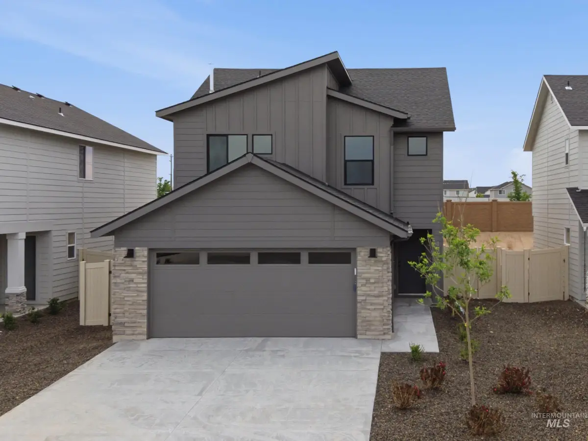 7435 W Newtown Dr, Eagle, ID 83616 - #1