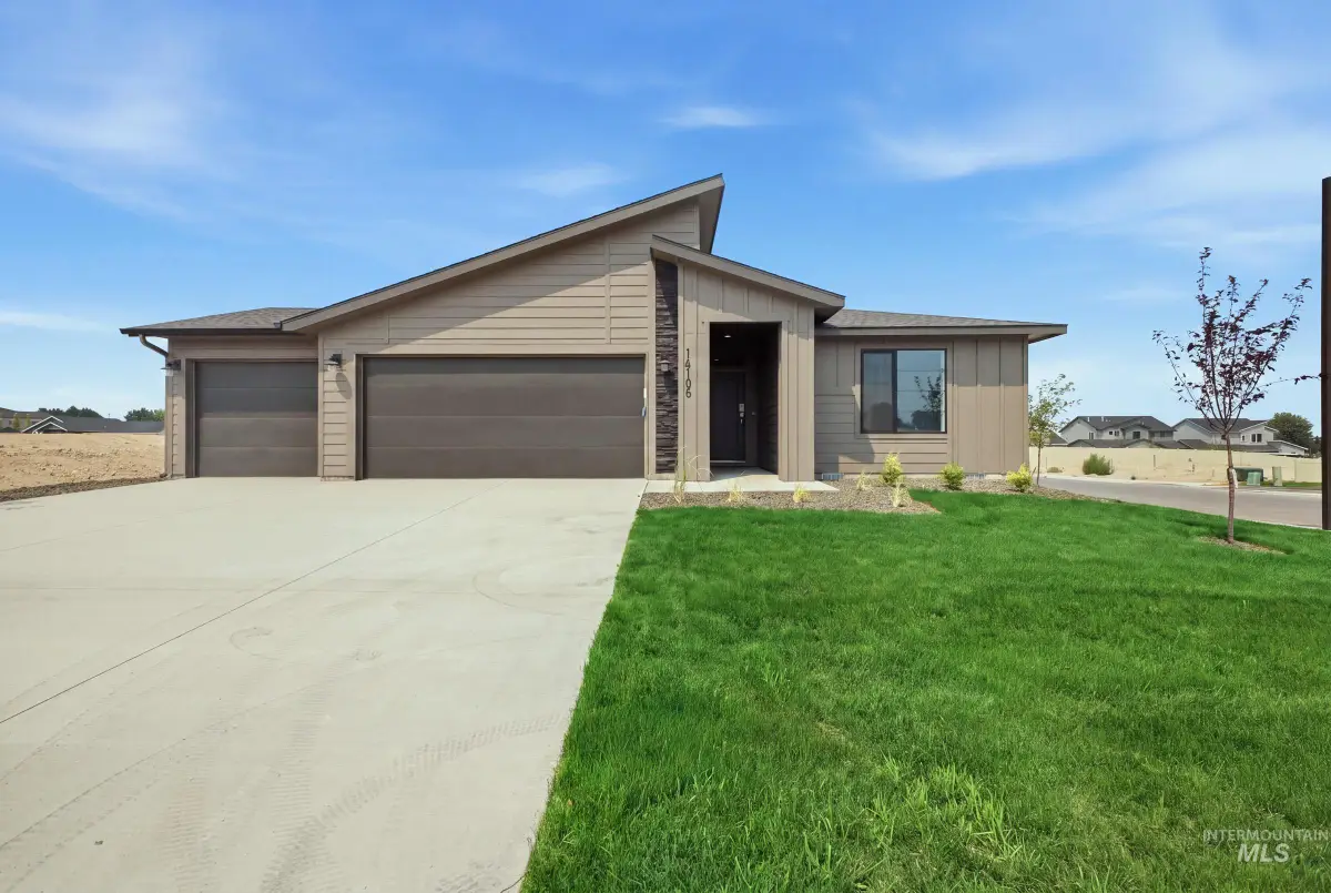 2323 N 8th E St, Mountain Home, ID 83647 - #1