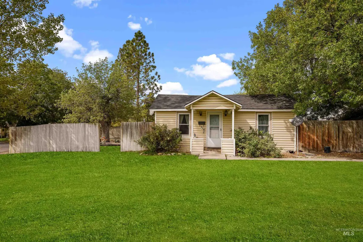 300 14th Ave N, Buhl, ID 83316 - #1