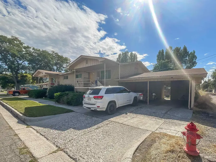 227 E 17th St, Burley, ID 83318 - #3