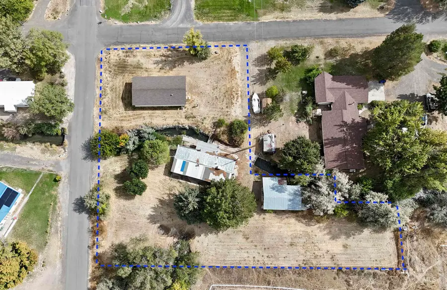 250 S 2nd Ave, Hagerman, ID 83332 - #2