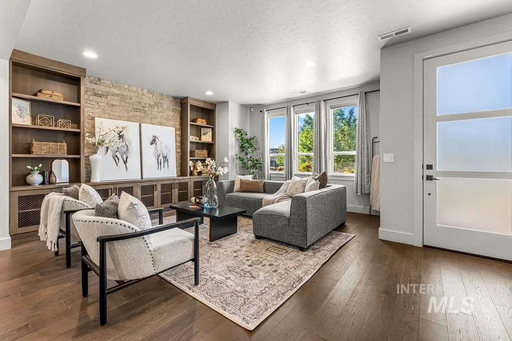 4434 E Parkcenter Blvd, Boise, ID 83716 - #1