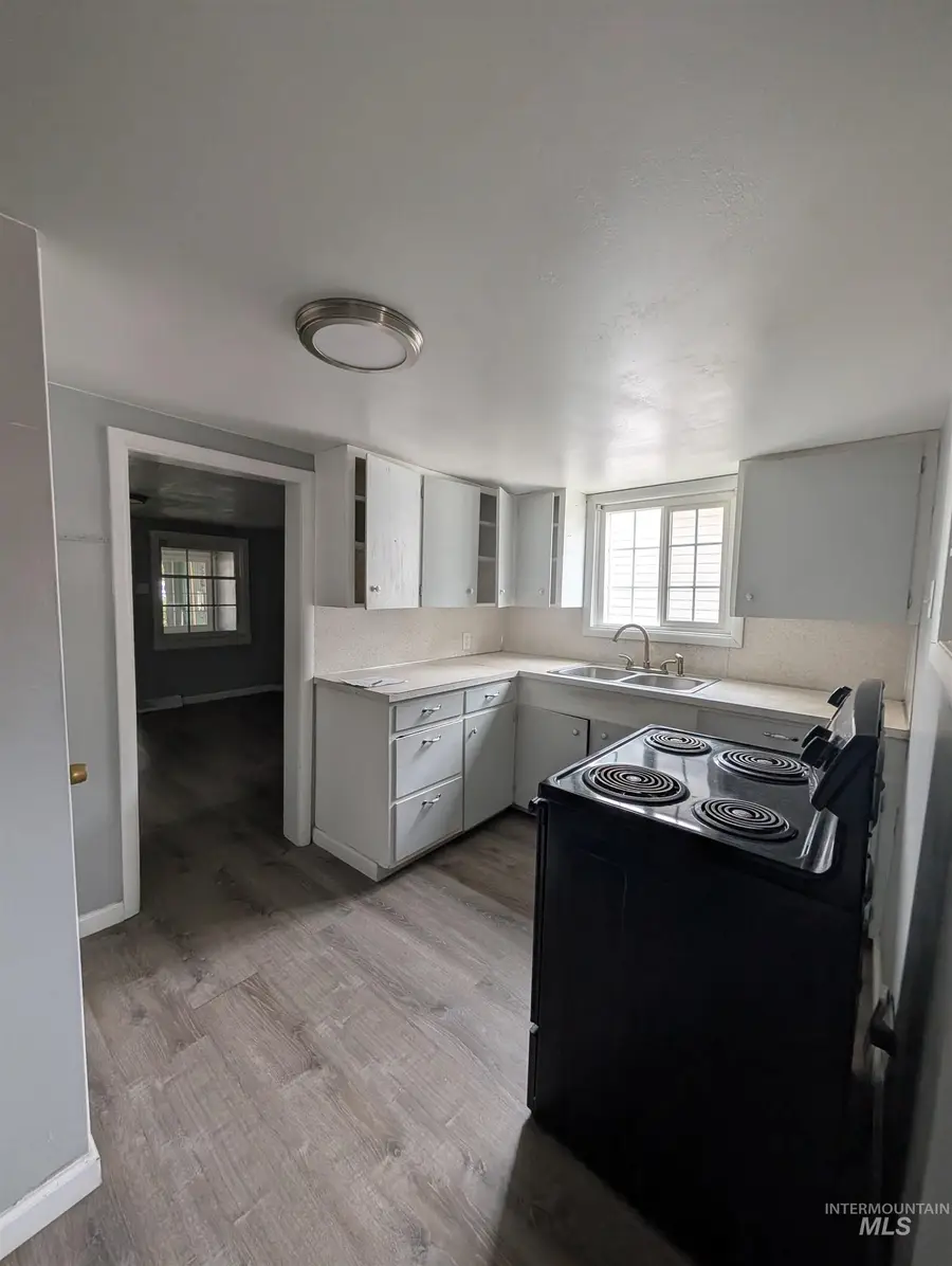 515 Miller Ave, Burley, ID 83318 - #3
