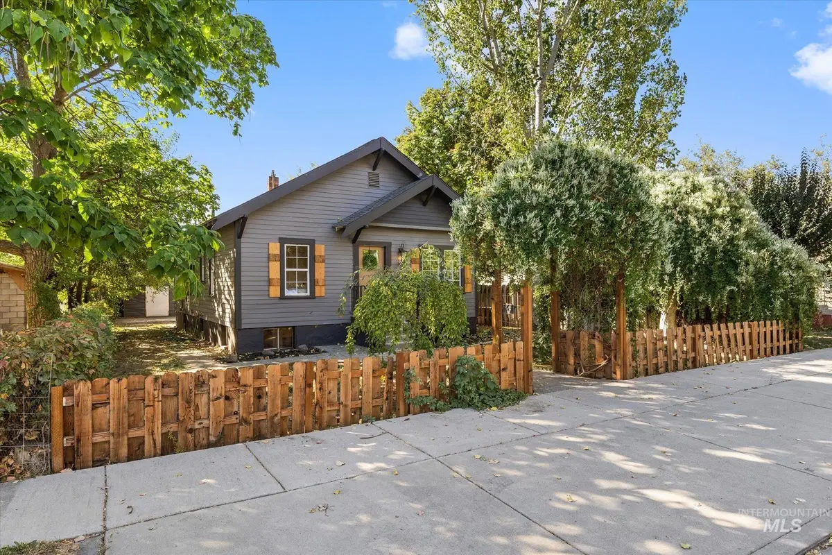 611 E Second, Emmett, ID 83617 - #1