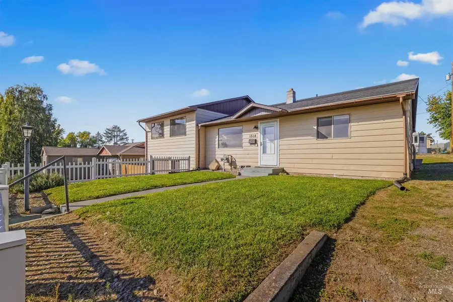 1514 7th Street, Clarkston, WA 99403 - #2