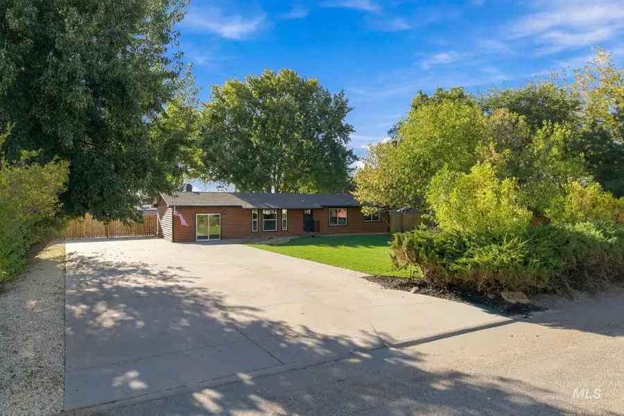 2403 Mountain View Dr, Emmett, ID 83617 - #2