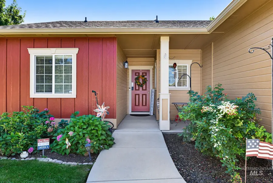 2179 W Fieldstream Dr, Meridian, ID 83646 - #3