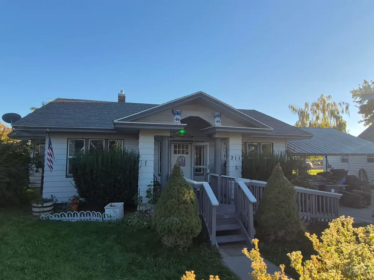 211 Center St E, Kimberly, ID 83341 - #1