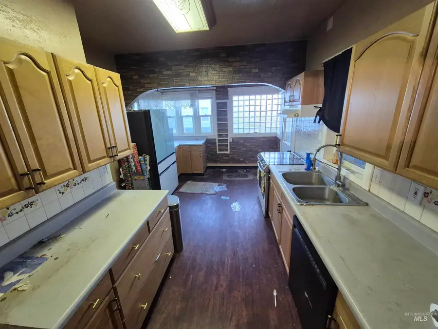 211 Center St E, Kimberly, ID 83341 - #3
