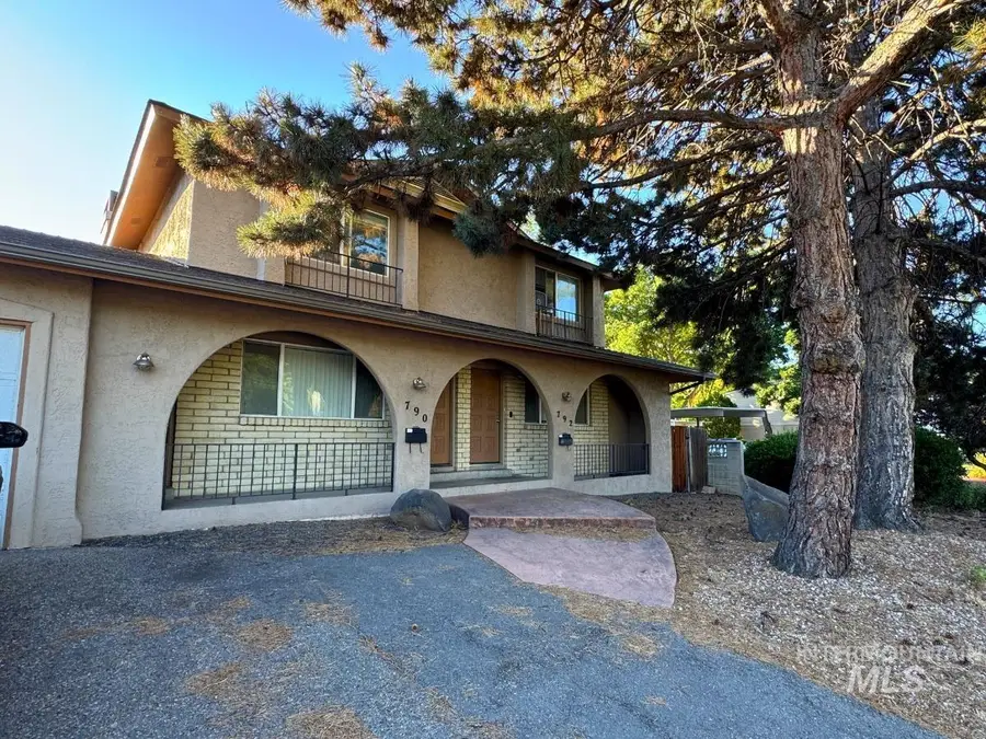 790-792 S Curtis Rd, Boise, ID 83705 - #2